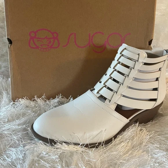 White Cut Out Booties, New Size 8.5 Heel 1.5 - Picture 2 of 6